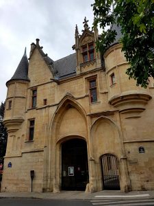 Façade actuelle de l'hôtel de Sens