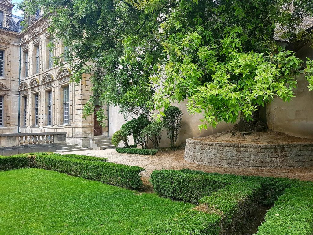 Jardin de l'Hôtel de Sully